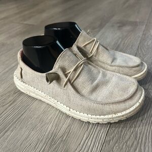 Hey Dude Wendy Beige Slip On Comforter Loafer Shoes Women’s Sz 8